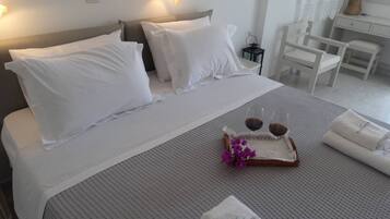 Deluxe Double Room, Balcony, Bay View | In-room safe, laptop workspace, free WiFi