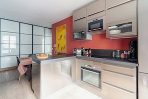 Fridge, microwave, oven, dishwasher