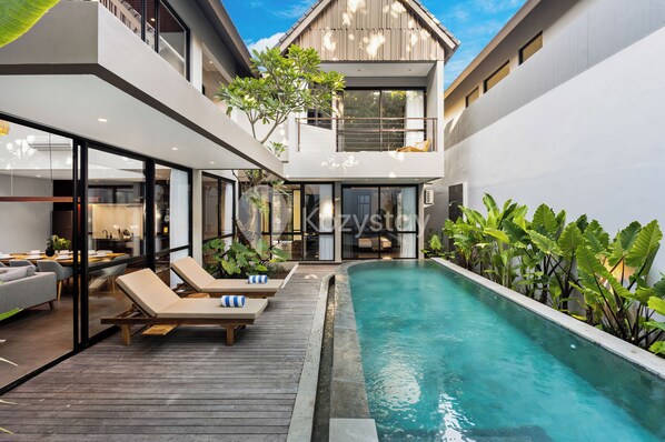 2 kolam renang outdoor