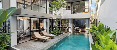 2 albercas al aire libre