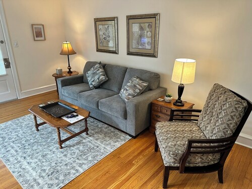 Tranquil 2 BR Grnd Fl Near Bryn Mawr College