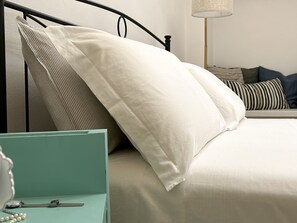 Double or Twin Room | Soundproofing, free WiFi - La Vetrana Rooms (Avetrana)