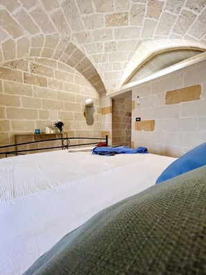 Double or Twin Room | Soundproofing, free WiFi - La Vetrana Rooms (Avetrana)