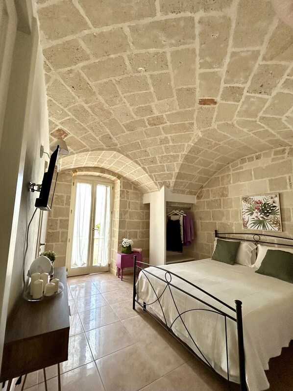 Tek Büyük veya İki Ayrı Yataklı Oda, Balkon | Ses yalıtımı, ücretsiz kablosuz İnternet 