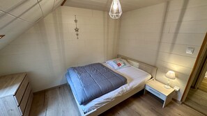 3 chambres, fer et planche à repasser, Wi-Fi gratuit