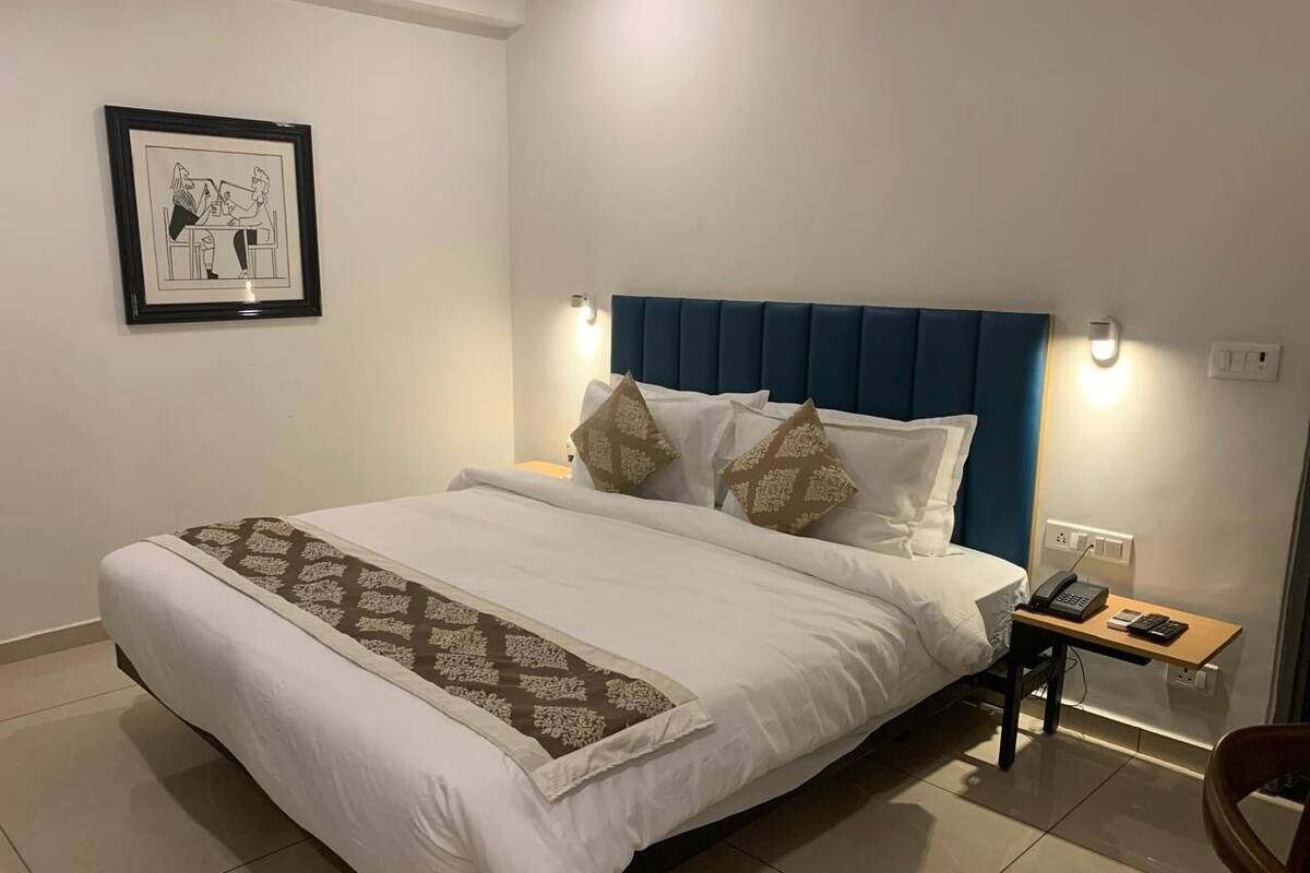 1 bedroom, desk, laptop workspace, free WiFi