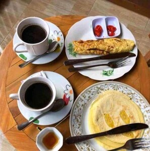 Comida y bebida