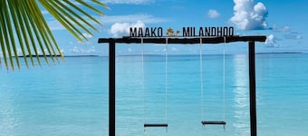 Private Vacation house in Milandhoo, Nice beach & Crystal Clear Water, WiFi, AC