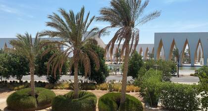 Upscale 2-bedroom condo in Gouna. Central Location. Gorgeous views. WiFi, AC