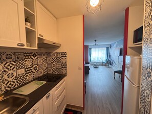 Microwave, coffee/tea maker, toaster