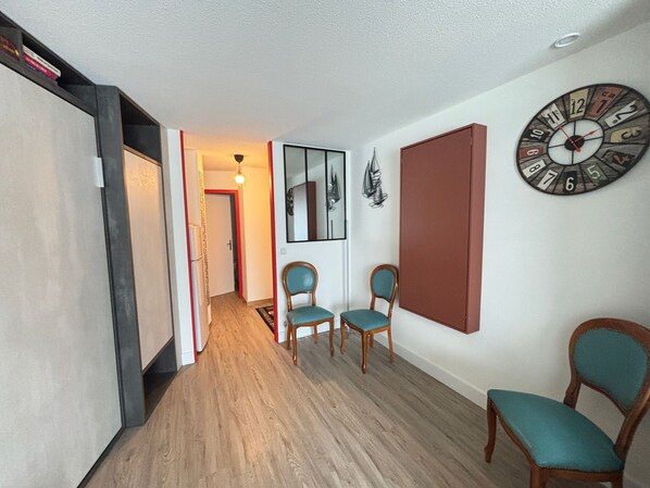 Interior - Studio in Les Sables-d'Olonne: 50m to Beach, for 3 people (Les Sables-d'Olonne)