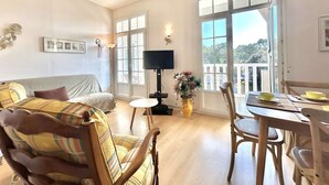 Unclassified image, 4 of 22, button - Modern T3 Apartment in La Baule, 6 pax (La Baule)
