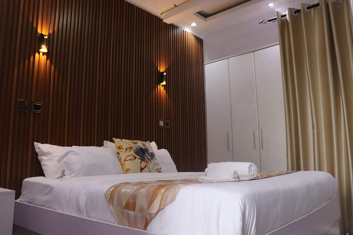 Executive Studio, Garden View | 1 bedroom, premium bedding, free WiFi, bed sheets