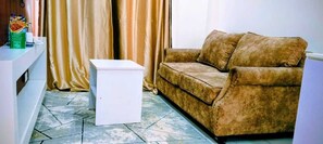 32-inch Smart TV with digital channels, Netflix, streaming services