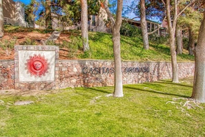 Property grounds - Vista Hermosa Retreat (El Paso)