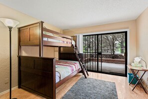 4 slaapkamers, een strijkplank/strijkijzer, wifi, beddengoed