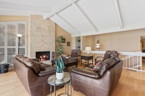 Interior - Vista Hermosa Retreat (El Paso)