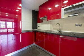 Fridge, microwave, coffee/tea maker, electric kettle