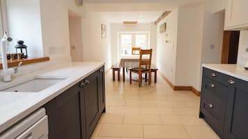 Lavavajillas y utensilios de cocina