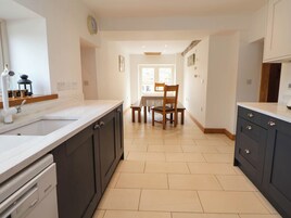 Lava-louças, talheres/pratos/utensílios de cozinha