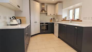 Lavavajillas y utensilios de cocina