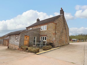 Exterior - Sprinks Farm (Leek)