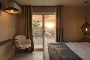 1 habitación, tabla de planchar con plancha, cuna de viaje y wifi