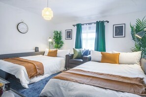 2 chambres, fer et planche à repasser, lit parapluie, Wi-Fi gratuit