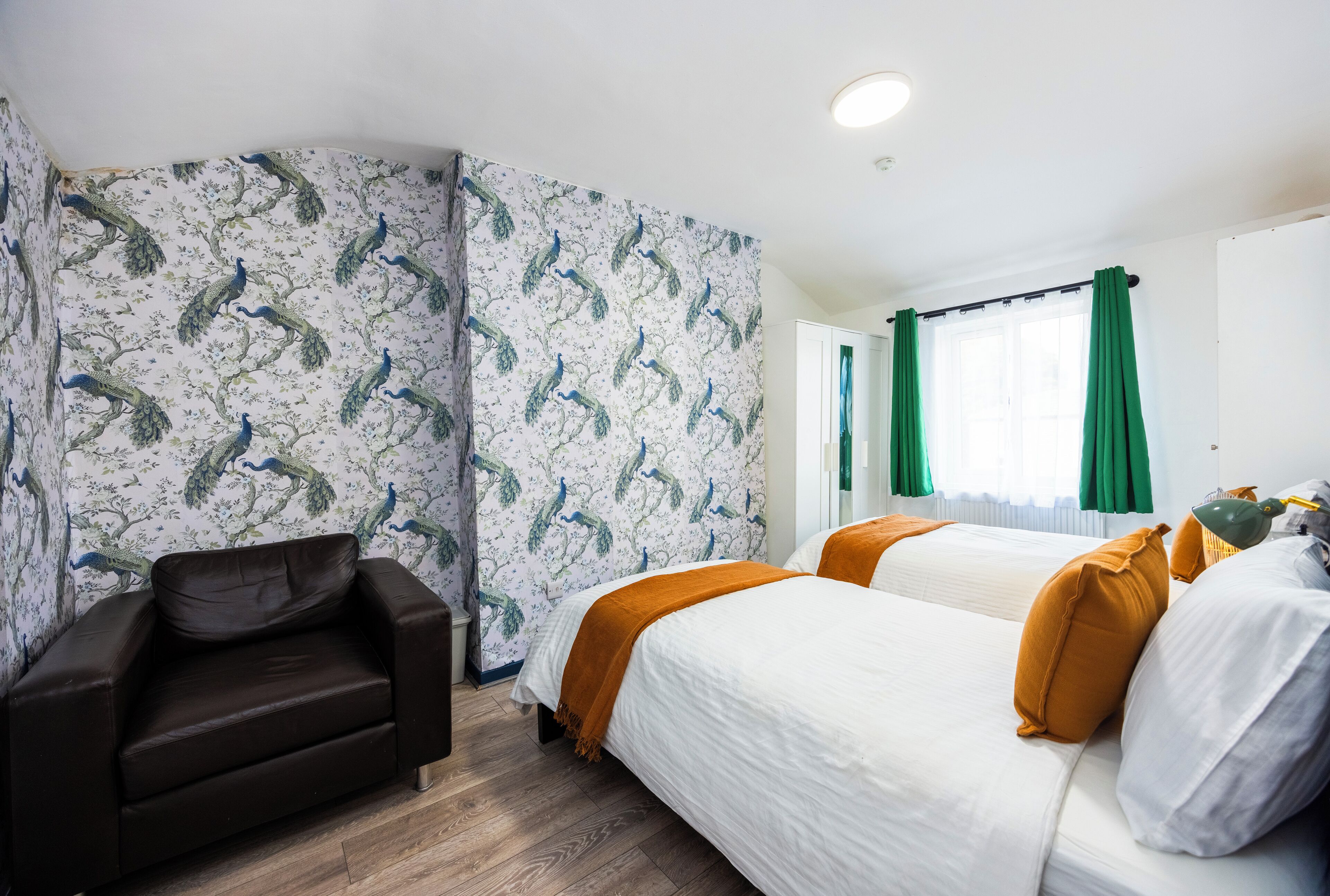 2 bedrooms, iron/ironing board, travel crib, WiFi (free)
