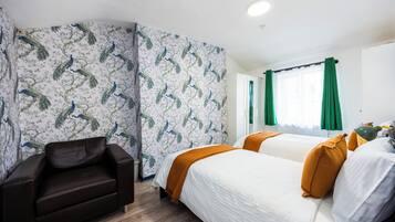 2 bedrooms, iron/ironing board, travel crib, WiFi (free)