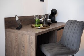 Desk, free WiFi, bed sheets - The old man and the sea Inn (Novalja)