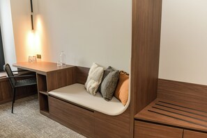 Premium bedding, pillowtop beds, desk, laptop workspace