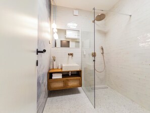 Comfort Room, Non Smoking, Partial Ocean View | Bathroom - House of Sun Mirai Sea View Double Room (Hvar)