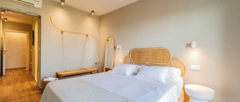 標準客房, 非吸煙房, 部分海景 | 客房內保險箱、熨斗/熨衣板、免費無線上網