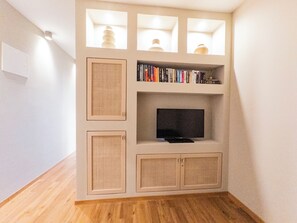 舒適客房, 非吸煙房, 部分海景 | 起居區