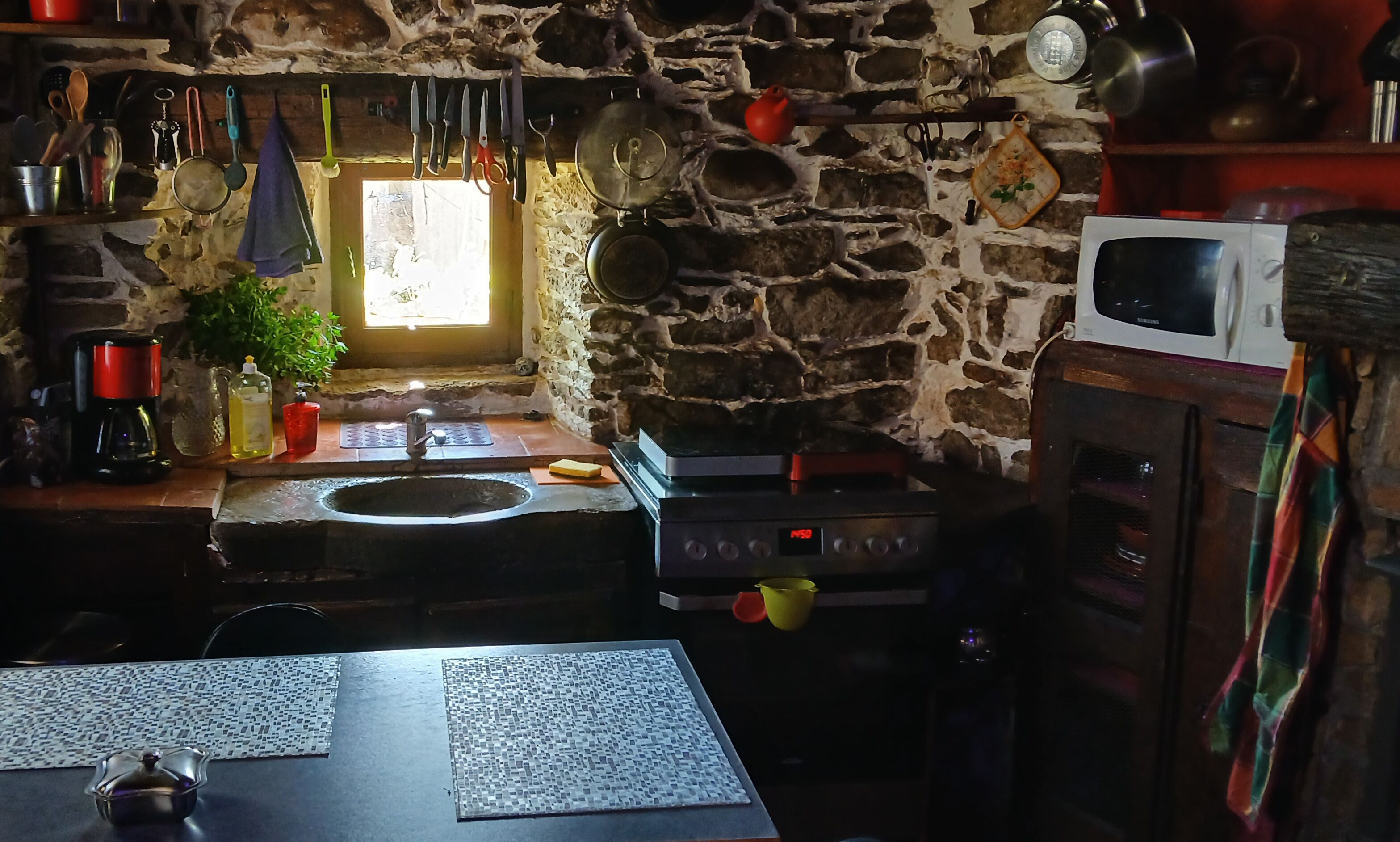 Mikrobølgeovn, ovn og kokeplater