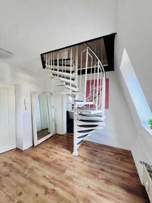 Interior - Charming top floor/maisonette apartment with balcony in the heart of Krefeld (Krefeld)