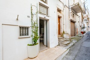 Unclassified image, 3 of 24, button - Casetta Carlotta by Rentbeat (Ostuni)