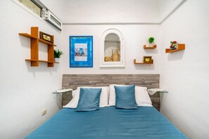 2 chambres, fer et planche à repasser, draps fournis