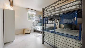 8 habitaciones, escritorio, tabla de planchar con plancha y wifi gratis