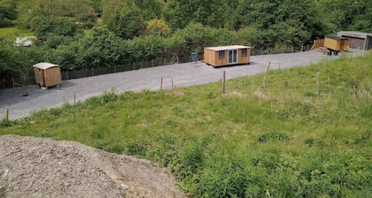 Llandovery - Cabin - Sleeps 2 - Parking - Garden