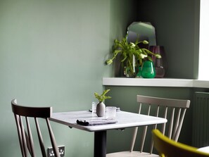 Dining room - The Royston At Llwynaire (Llanbrynmair)