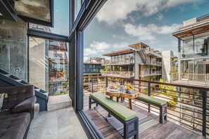 Outdoor dining - Charming 1-bedroom condo in Tulum with Private Jacuzzi (Tulum)