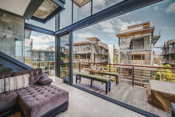 Outdoor dining - Charming 1-bedroom condo in Tulum with Private Jacuzzi (Tulum)