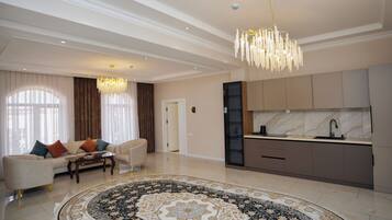 ์์ฑ ์ฑ๋ ์์ฒญ์ด ๊ฐ๋ฅํ 43์ธ์น ์ค๋งํธ TV