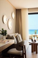 华丽客房, 私人游泳池 | 客房内保险箱、办公桌、笔记本电脑工作区、遮光窗帘