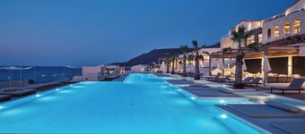 Oros Luxury Beach Resort 