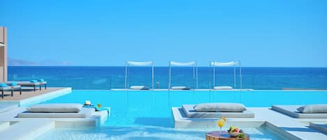 2 piscine coperte, piscina stagionale all'aperto, cabanas (a pagamento)