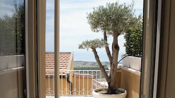 Luxury Double Room, Sea View | Terrace/patio