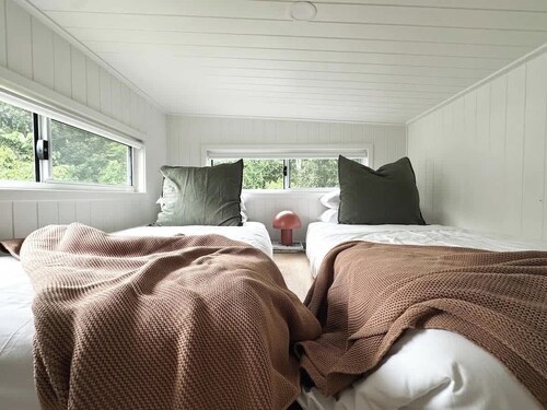 Atherton Tiny - Retreat with Fire Pit